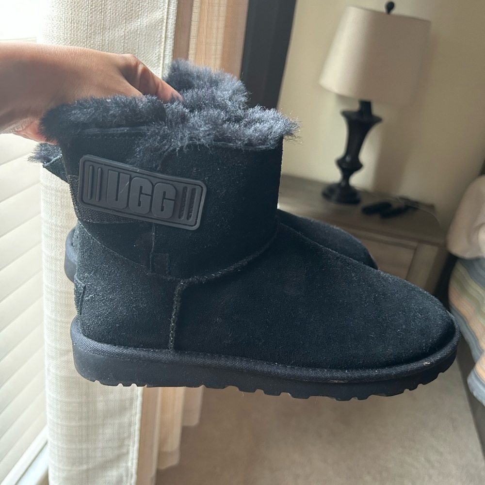 UGG women’s mini Bailey button